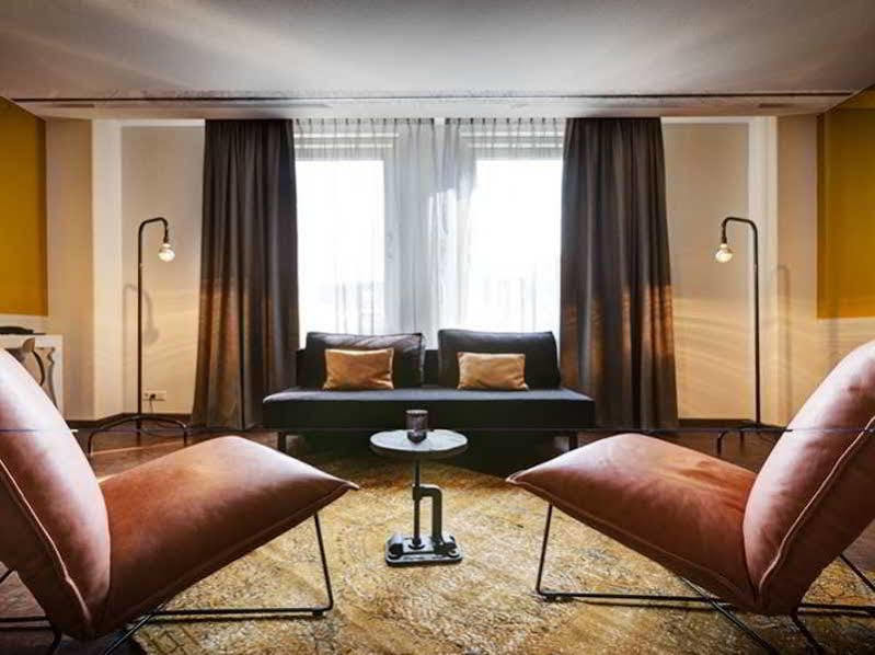 Hotel V Nesplein Ámsterdam
